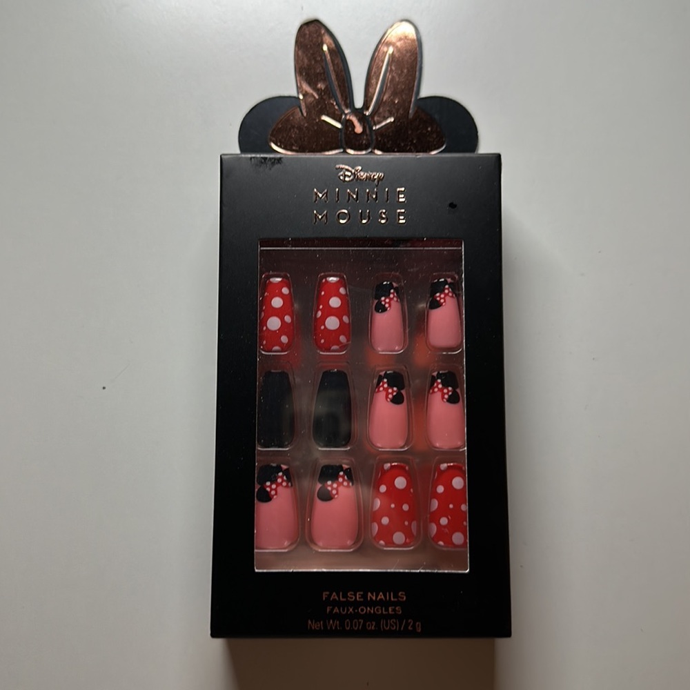 Disney Minnie mouse press on nails